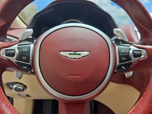Used 2019 Aston Martin DB11 Volante image 10