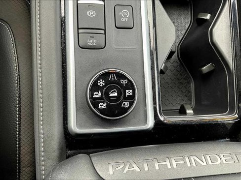 Certified 2024 Nissan Pathfinder SL w/ SL Premium Package image 28