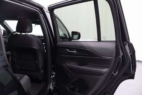 New 2025 Jeep Grand Cherokee Laredo image 15