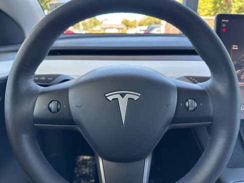 Used 2023 Tesla Model Y Long Range image 23