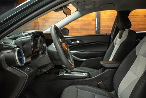 Used 2025 Chevrolet Trax LS image 8