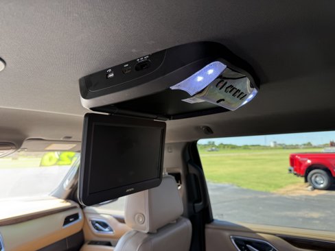 Used 2021 Chevrolet Suburban Premier image 8