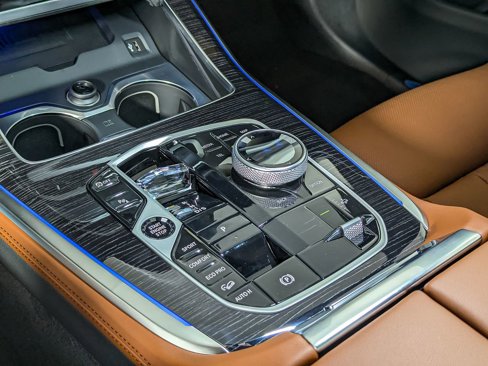 New 2026 BMW X7 M60i image 31