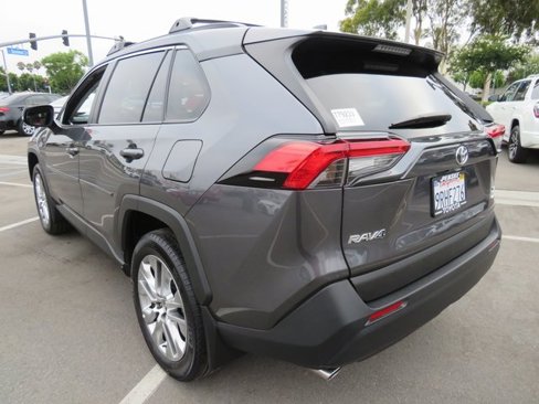 Certified 2025 Toyota RAV4 XLE Premium image 8