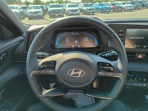 Used 2025 Hyundai Elantra Sport image 20