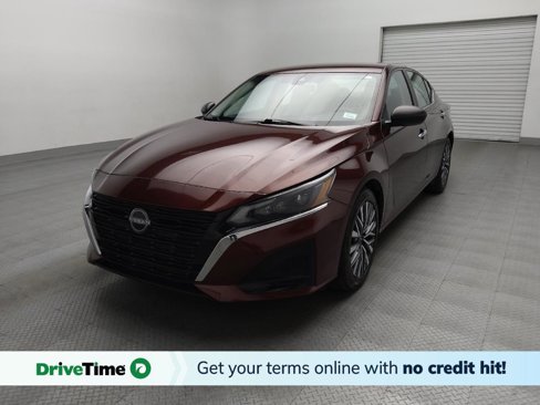 Used 2024 Nissan Altima 2.5 SV image 1