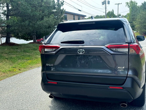 Used 2019 Toyota RAV4 XLE image 7