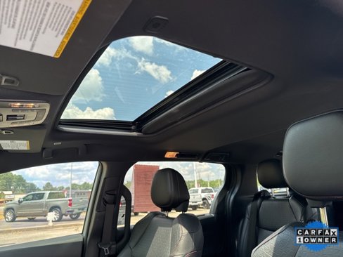 Used 2025 Toyota Sienna XSE image 18
