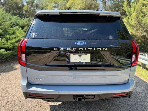 New 2025 Ford Expedition Active image 6