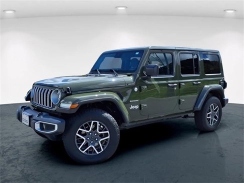 Used 2024 Jeep Wrangler Sahara image 3