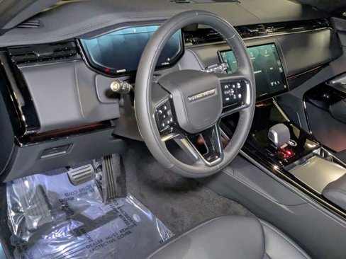 New 2025 Land Rover Range Rover Sport SE image 3