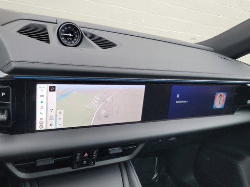New 2024 Porsche Macan 4 Electric image 18