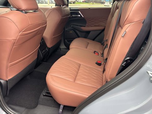 New 2025 Mitsubishi Outlander SEL image 6