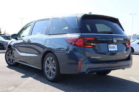 New 2026 Honda Odyssey Touring image 4