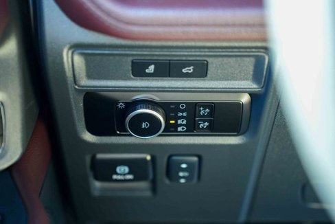 Used 2024 Ford Expedition Limited image 34