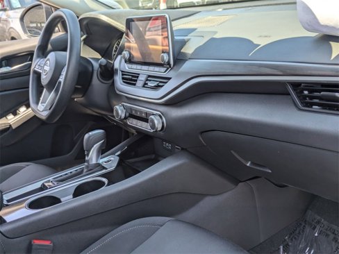 Used 2024 Nissan Altima 2.5 SV image 31