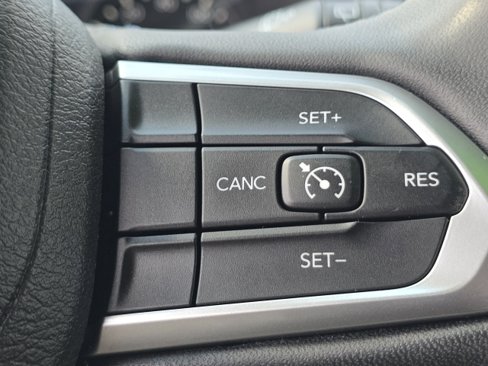 Used 2022 Jeep Compass Latitude image 8
