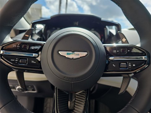 New 2025 Aston Martin Vanquish image 10