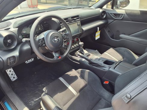 New 2025 Toyota GR86 Premium image 6
