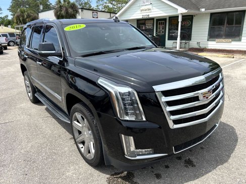 Used 2018 Cadillac Escalade Luxury image 3