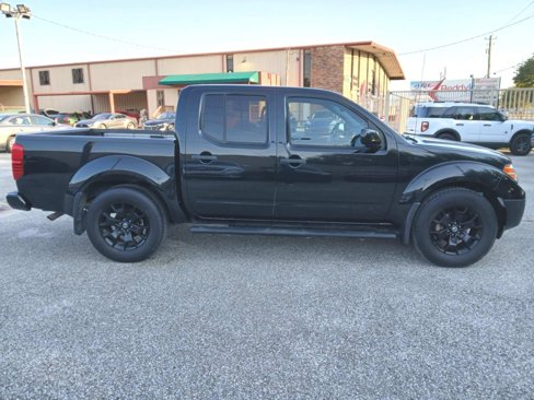 Used 2020 Nissan Frontier SV w/ Midnight Edition Floor Mats image 8