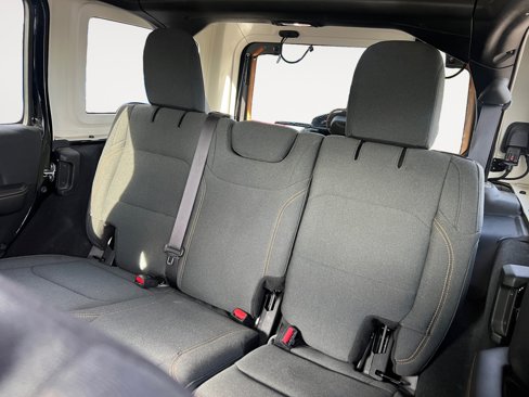 Used 2024 Jeep Wrangler Sahara image 13