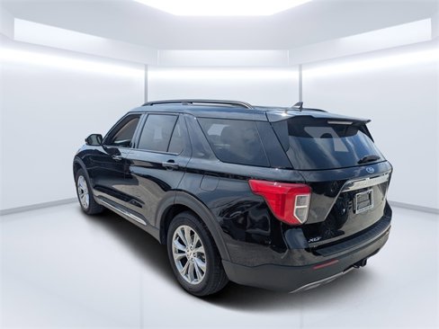 Used 2023 Ford Explorer XLT w/ Equipment Group 202A image 5