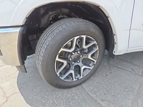 Used 2025 RAM 1500 Laramie image 15