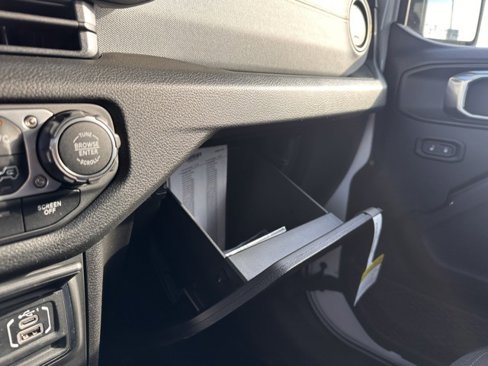 New 2025 Jeep Gladiator Sport image 31
