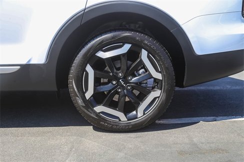 Certified 2024 Kia Telluride EX w/ EX Captain's Chair Package image 12