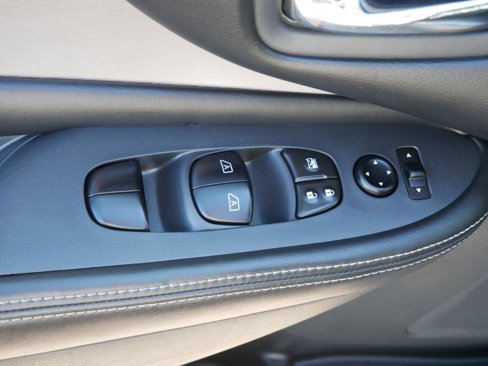 Used 2023 Nissan Murano SV image 17