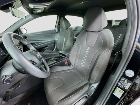 Certified 2025 Hyundai Elantra Sport image 20