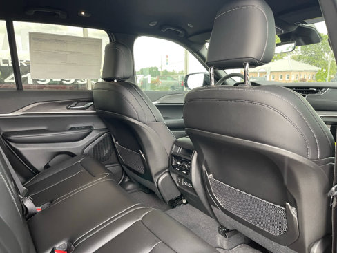 New 2025 Jeep Grand Cherokee Limited image 13