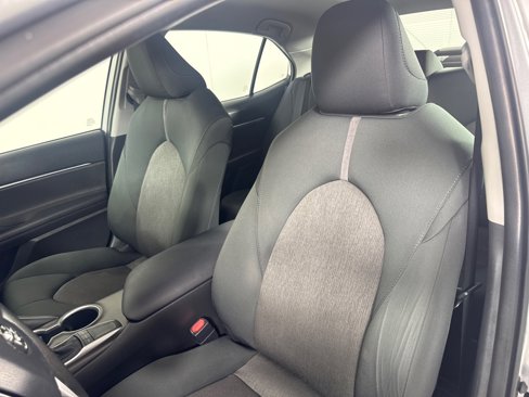 Used 2022 Toyota Camry LE image 13