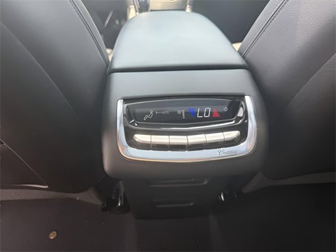 Used 2023 Cadillac XT6 Luxury image 21