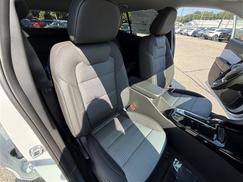 New 2025 Chevrolet Trax LT w/ LT Convenience Package image 27