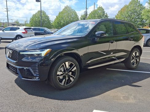 New 2026 Volvo XC60 B5 Core w/ Climate Package image 3