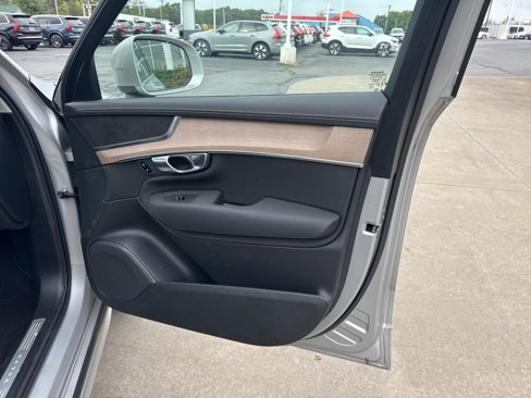 Certified 2025 Volvo XC90 B5 Plus image 28