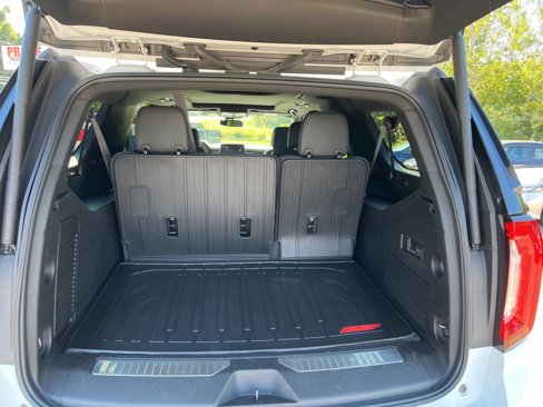 Used 2023 GMC Yukon XL AT4 w/ AT4 Premium Package image 5