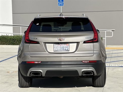 Used 2022 Cadillac XT4 Premium Luxury w/ Enhanced Visibility Package image 4