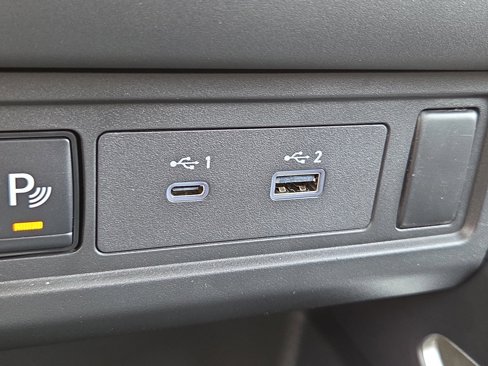 Used 2025 Nissan Frontier SV image 10