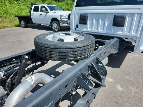 New 2025 RAM 5500 Tradesman image 30