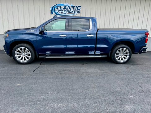 Used 2022 Chevrolet Silverado 1500 High Country w/ Technology Package image 2