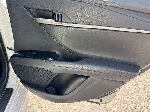 Used 2025 Toyota Camry SE image 16