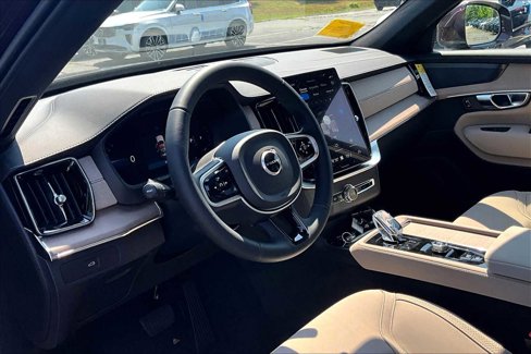 New 2026 Volvo XC90 B6 Plus image 9