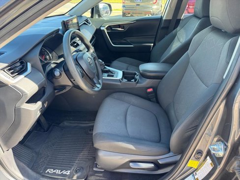 Used 2019 Toyota RAV4 XLE image 8