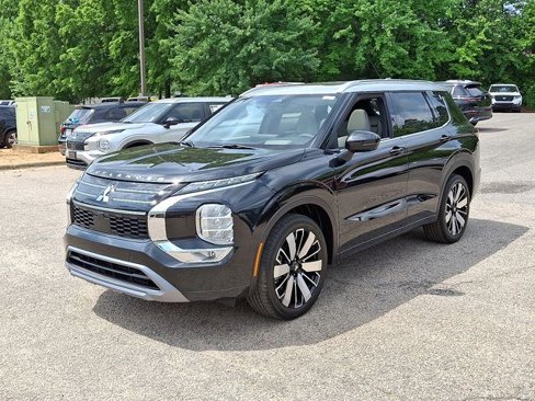 New 2025 Mitsubishi Outlander AWD image 2