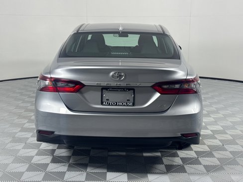 Used 2022 Toyota Camry LE image 6
