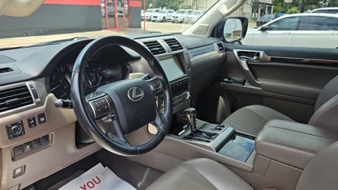 Used 2019 Lexus GX 460 w/ Navigation Package image 26