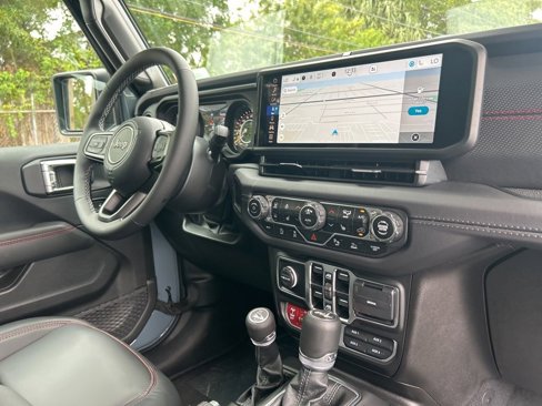 New 2025 Jeep Wrangler Unlimited Rubicon w/ Technology Group image 27
